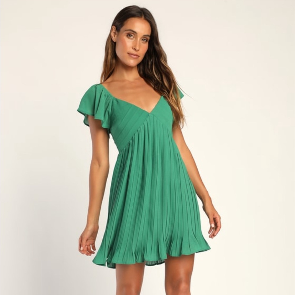 Lulu’s Amalfi Coast Green Pleated Flutter Sleeve Mini Dress